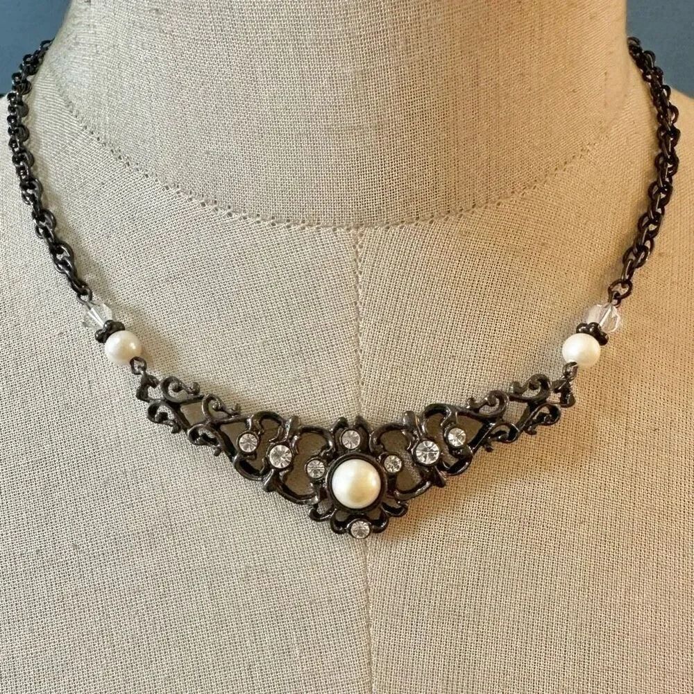 1928 black and faux pearl Victorian necklace